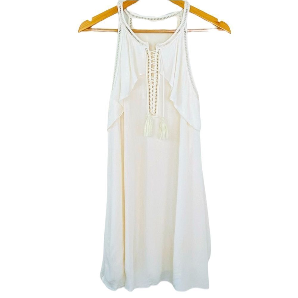 Elegant White Sleeveless Dress